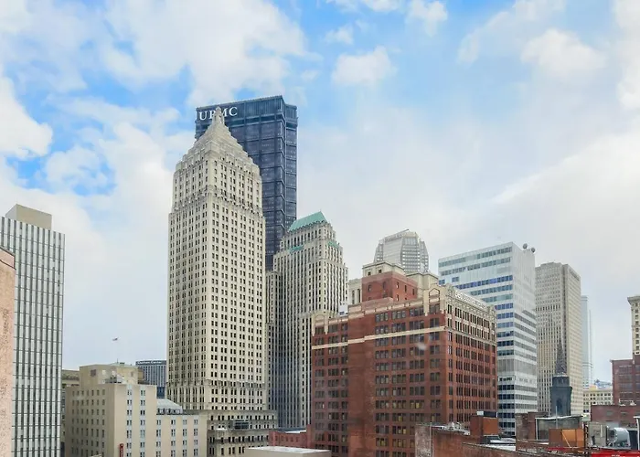 Courtyard By Marriott Downtown Hotel