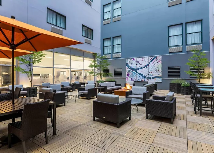 Courtyard By Marriott Downtown Pittsburgh