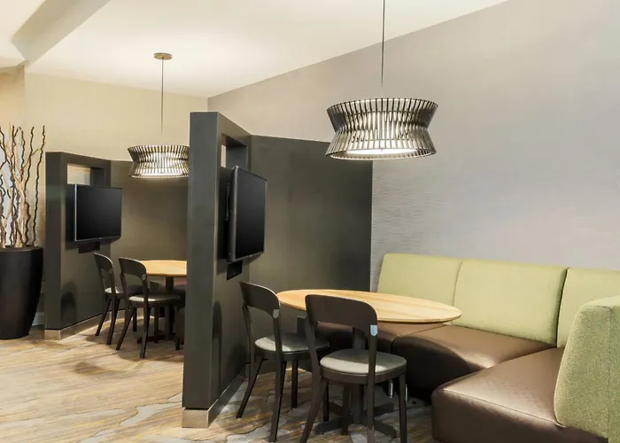 Courtyard By Marriott Downtown 4*