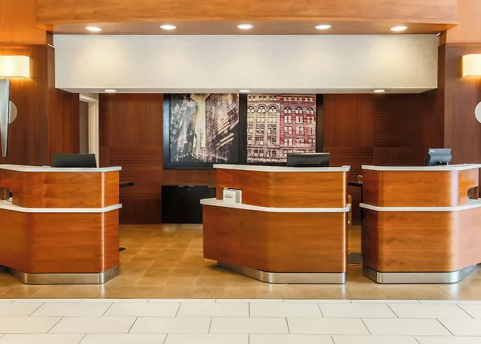 Courtyard By Marriott Downtown