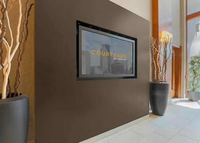 Courtyard By Marriott Downtown