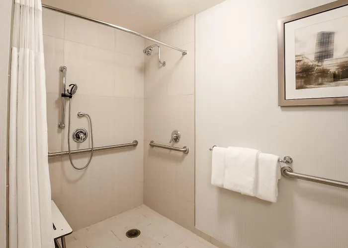 Courtyard By Marriott Downtown Pittsburgh