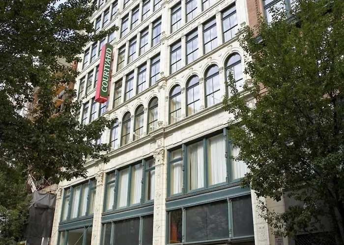 Courtyard By Marriott Downtown