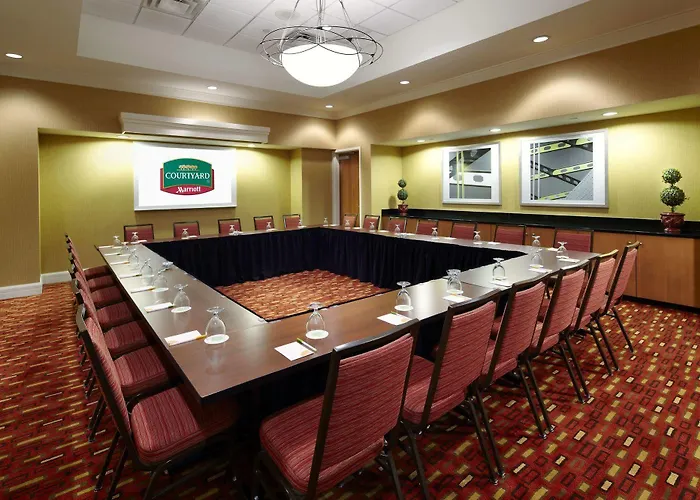 Hotel Courtyard By Marriott Downtown 4*